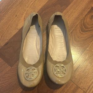 Tory Burch nude ballet flat